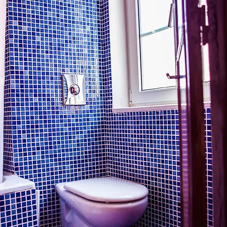 Lx Center Chiado 3* Lissabon