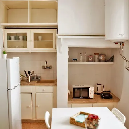 Lx Center Chiado 3* 리스본